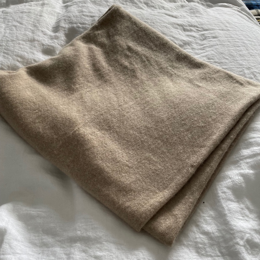 100% Cashmere Oversized Scarf Wrap Blanket travel camel beige light brown tan